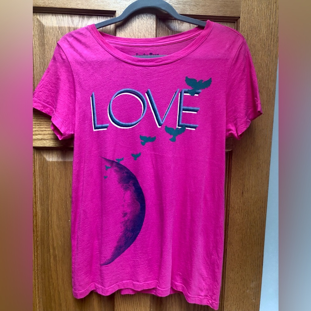 NWOT Lucky Brand Love woman’s tee